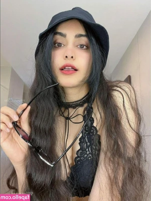 Adah Sharma [ adah-sharma ] - Going live later today 🫣 and taking facetime requests