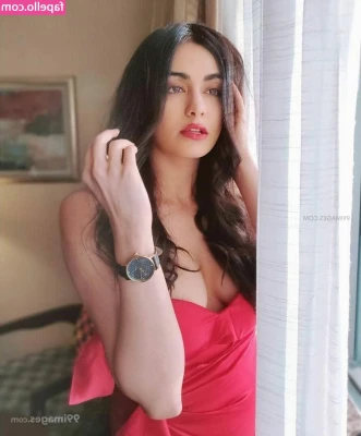 Adah Sharma [ adah-sharma ] - Aceita um cafezinho? ☕