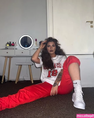 Megann22 - Do you wanna see it uncensored  Either pay  5 or sub to my explicit
