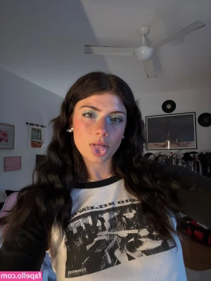 Faith Ordway [ faith-ordway ] - 0:05  It me, cum girl 🤪🤪🤪