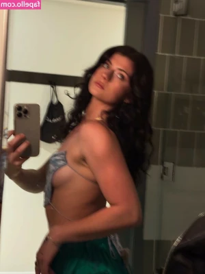 Faith Ordway [ faith-ordway ] - Ese culote natural. 🍑💦  Col. @canabbis420 Col. @lairaa34