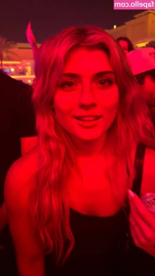 Faith Ordway [ faith-ordway ] - Do you like that peach?🍑😚