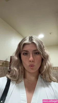 Faith Ordway [ faith-ordway ] - I could lose the thong!