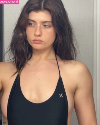 Faith Ordway [ faith-ordway ] - good morning from me in the shower