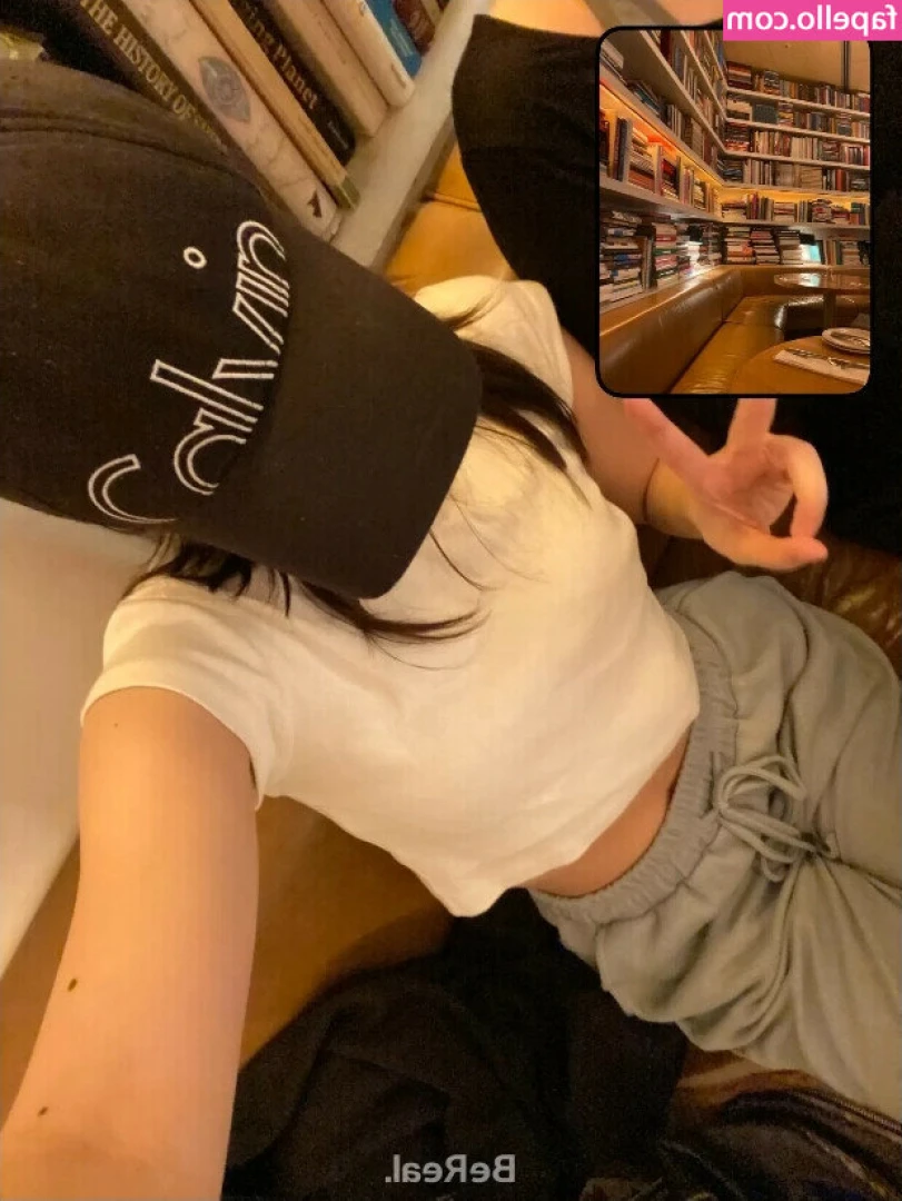 rinlinlin - [1/6] Sealing in the titties with my strength 🤔