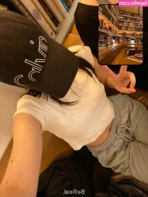 rinlinlin - [1/6] Sealing in the titties with my strength 🤔