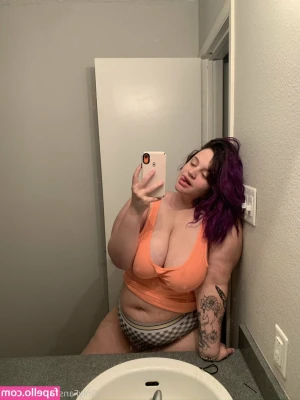 prissyzo - A lil clip for your weekend pleasure