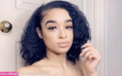 Mya Lashaun [ mya-lashaun ] - What size do you think my 🍑 ?