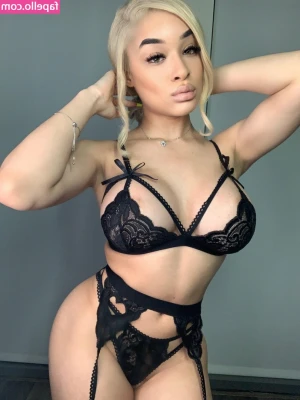Mya Lashaun [ mya-lashaun ] - Me doy por el culo, para despues..... ❣️