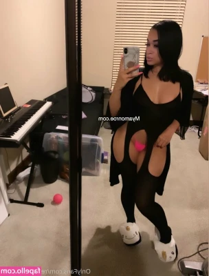 Mya Lashaun [ mya-lashaun ] - Jeans do make my ass look sexy 🔥🥵😍