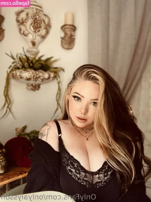 OnlyAlysson - It s so round Inbox me tell me what type of videos you want me to