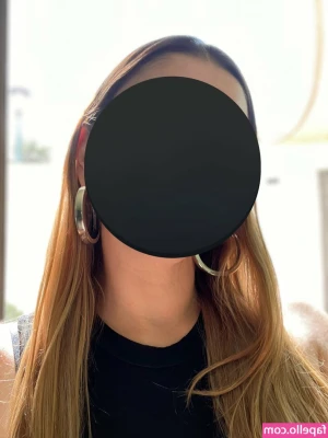 Angiecoah - wanna play under my skirt? 🤭