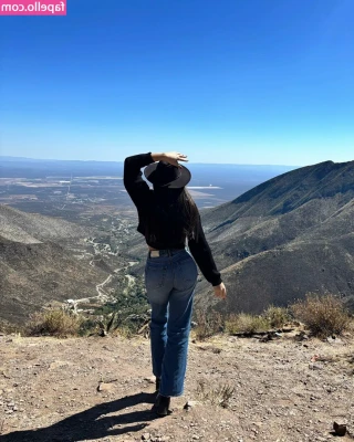 Abril Montserrat [ abril-montserrat ] - Promo calendrier toute mes vidéos de décembre gratuites et des