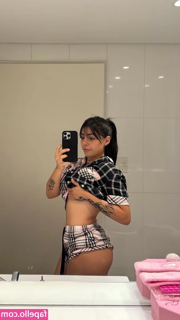 Milica_yb [ milica-yb ] - Let’s have a lazy day 🥵