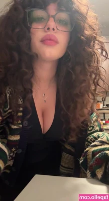 Emily Alfay [ emily-alfay ] - Thick thighs save lives 😘