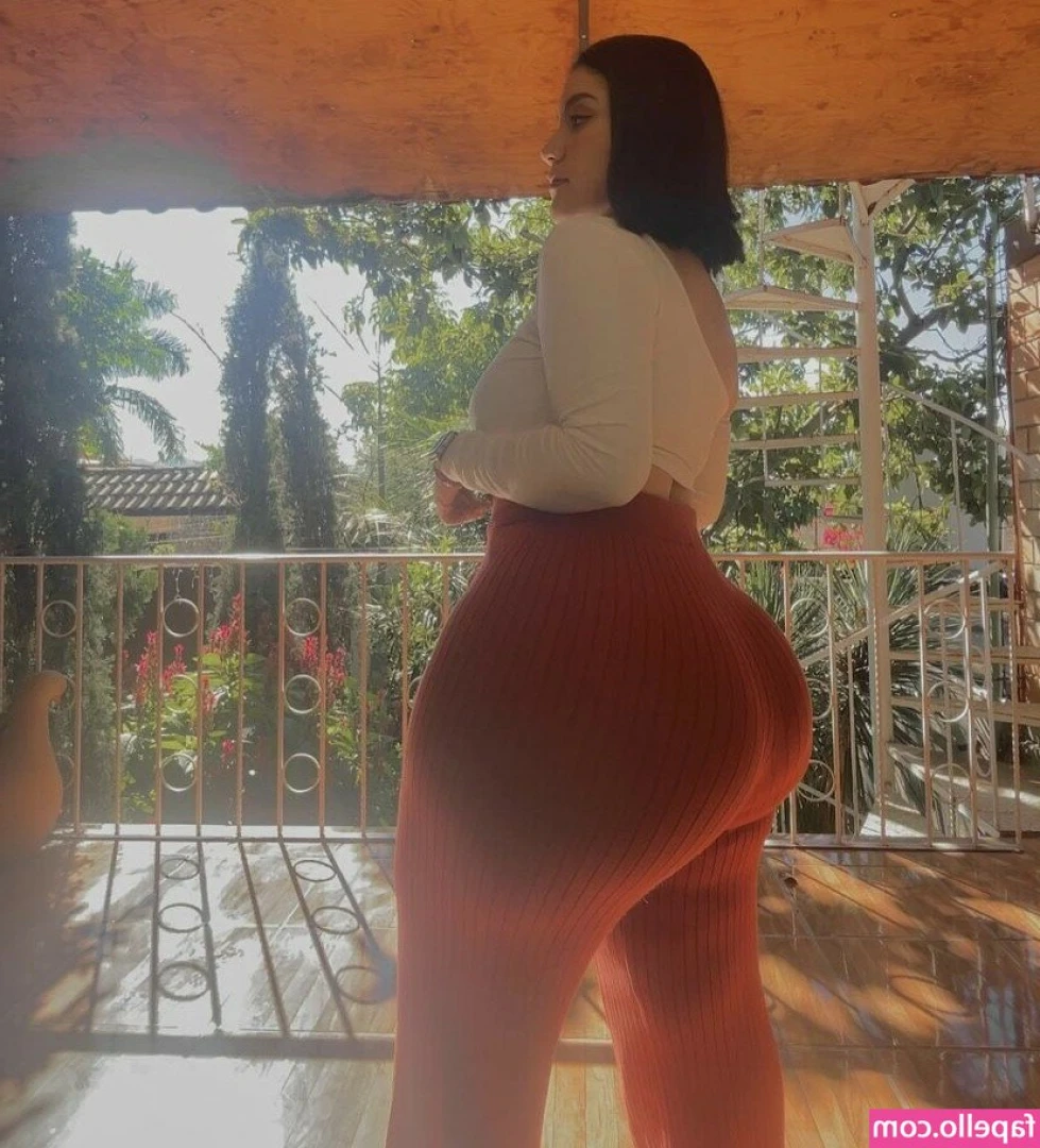 Valerialcala - Whiteee ☠️