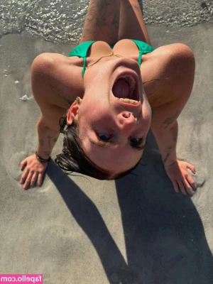 _onlyjessie [ onlyjessie-1 ] - 😈Who’s awake and ready to sext?? I know I am baby🥵!! Message