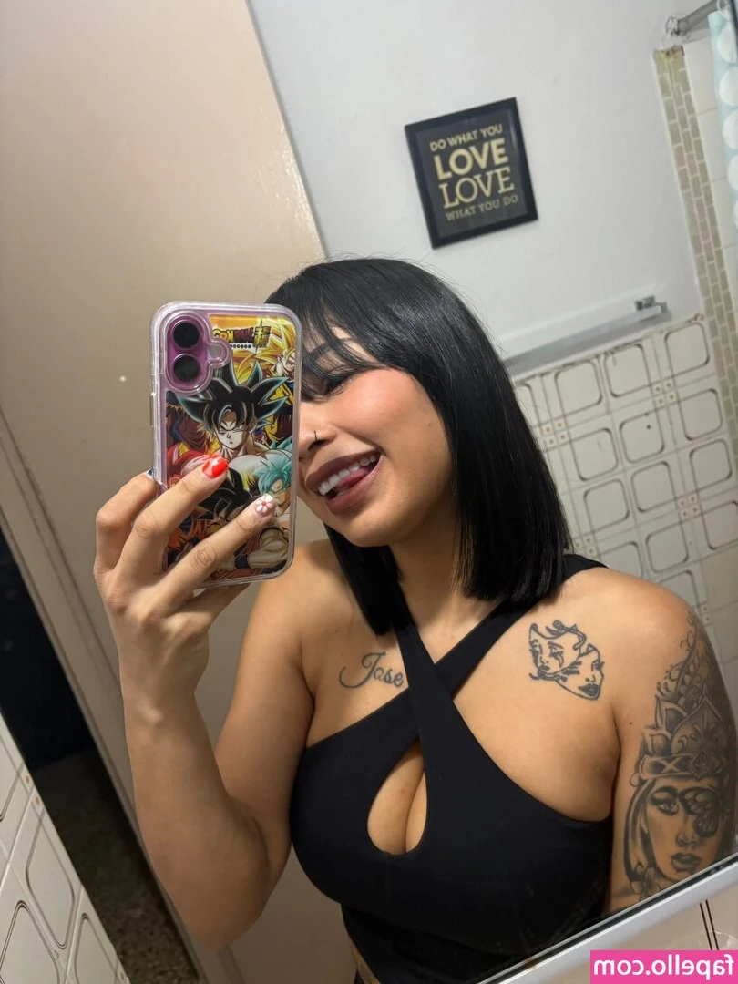 noralyssramos - Need to rub one out again 😈