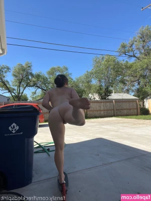 freckledspirit [ freckledspirit-3 ] - This ass is built for ___