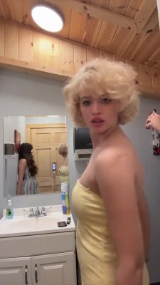 Gina Lynn [ gina-lynn-105 ] - this arrives on tuesday so the cut off to tip for the whole video is
