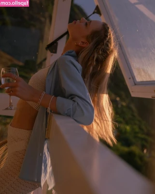 Lea Pietsch [ lea-pietsch ] - Happy Wednesday😘😘 how's your week going?🥰 I'm sure that we