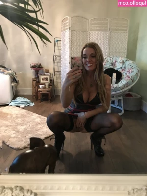 staceysaranxxx - If you want my sex clips posted  Tip please   thanks daddiessssss