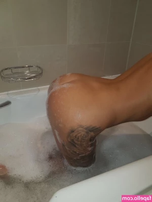 staceysaranxxx - Llegando de la playa y estaba bien rojita  te gusto mi bronceado