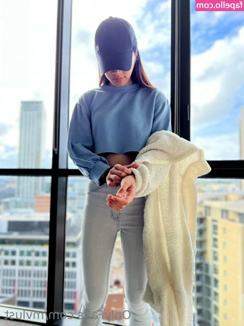 mvlust - Would you help me out? Feeling totally horny 🙊💕