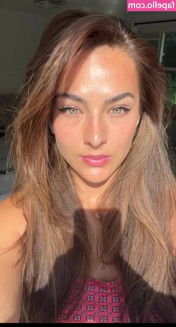 Nochtlii - message me 😉 I want to send you something hot right now!