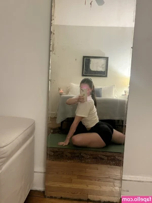peeanofreek - I want your full attention to these panties with the chain 😈 My
