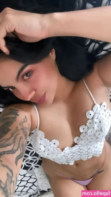 Valerriat - Cum watch me get my pussy fucked by this tentacle 🐙💕