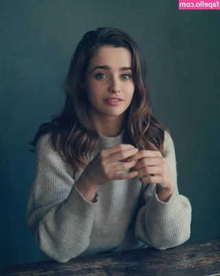 Holly Earl [ holly-earl ] - Trampling is my favorite hobby
