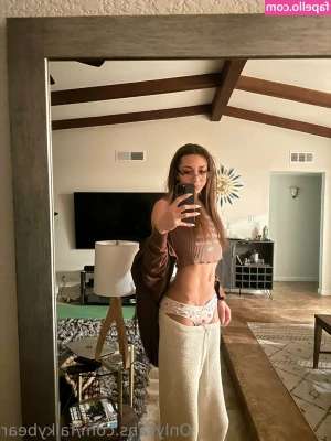 falkybear - Watch me watch porn and show my goon on cam til I squirt  Swipe thru