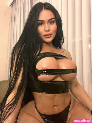 Esmeralda Nova [ esmeralda-nova ] - ONE LUCKY FAN WILL GET TO HAVE MY PUSSY HAIR!! BETTER HURRY! DM FOR