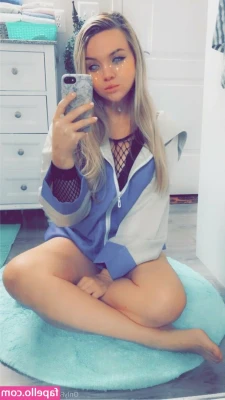Calcosplay - Color or black and white? 🍑😏