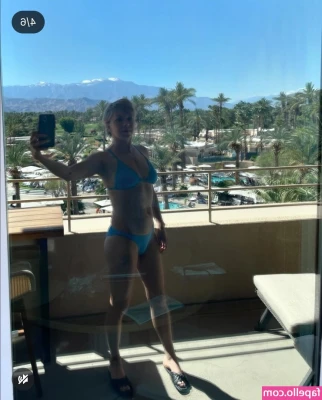 Mary Elizabeth Ellis [ mary-elizabeth-ellis ] - Wanna see inside?😛👅💦