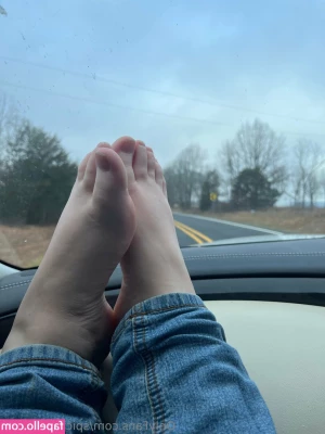 spicyvivianrain - Just sitting here being gorgeous - what about you?