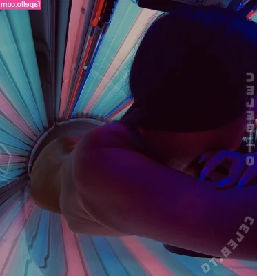 foxyone.offiziell [ foxyone-offiziell ] - Cum and tell me all about your day! And let's have some fun! DM me,