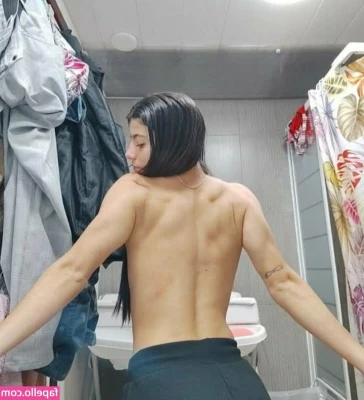 Bia._.257 [ bia-257 ] - Check out these scrunched toes!