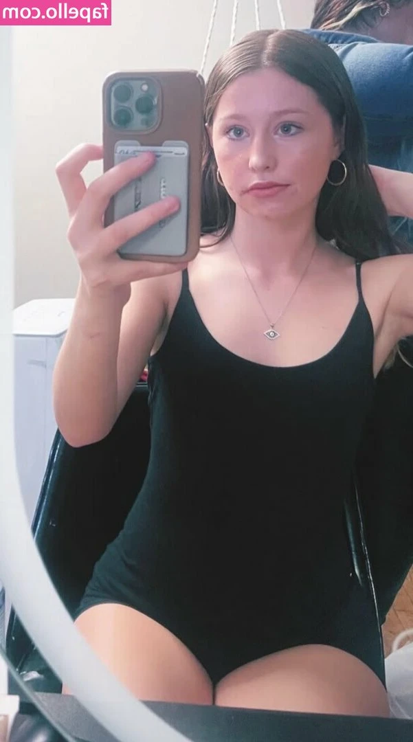 Alonna Demasters [ alonna-demasters ] - When I snuck into an abandoned house to fuck and take nudes