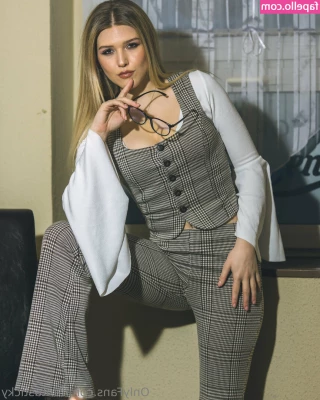 fantasticky - Both are in the mood for a little bouncing  are you up for it