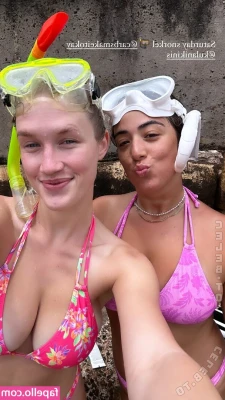 Laura Mae [ laura-mae ] - You horny for me bb..? Maybe you're stroking your throbbing cock