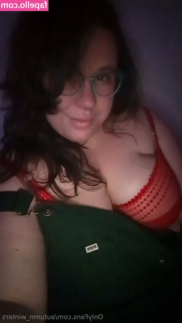 autumn_winters [ autumn-winters ] - Do you prefer eye contact when I suck your dick? 😍