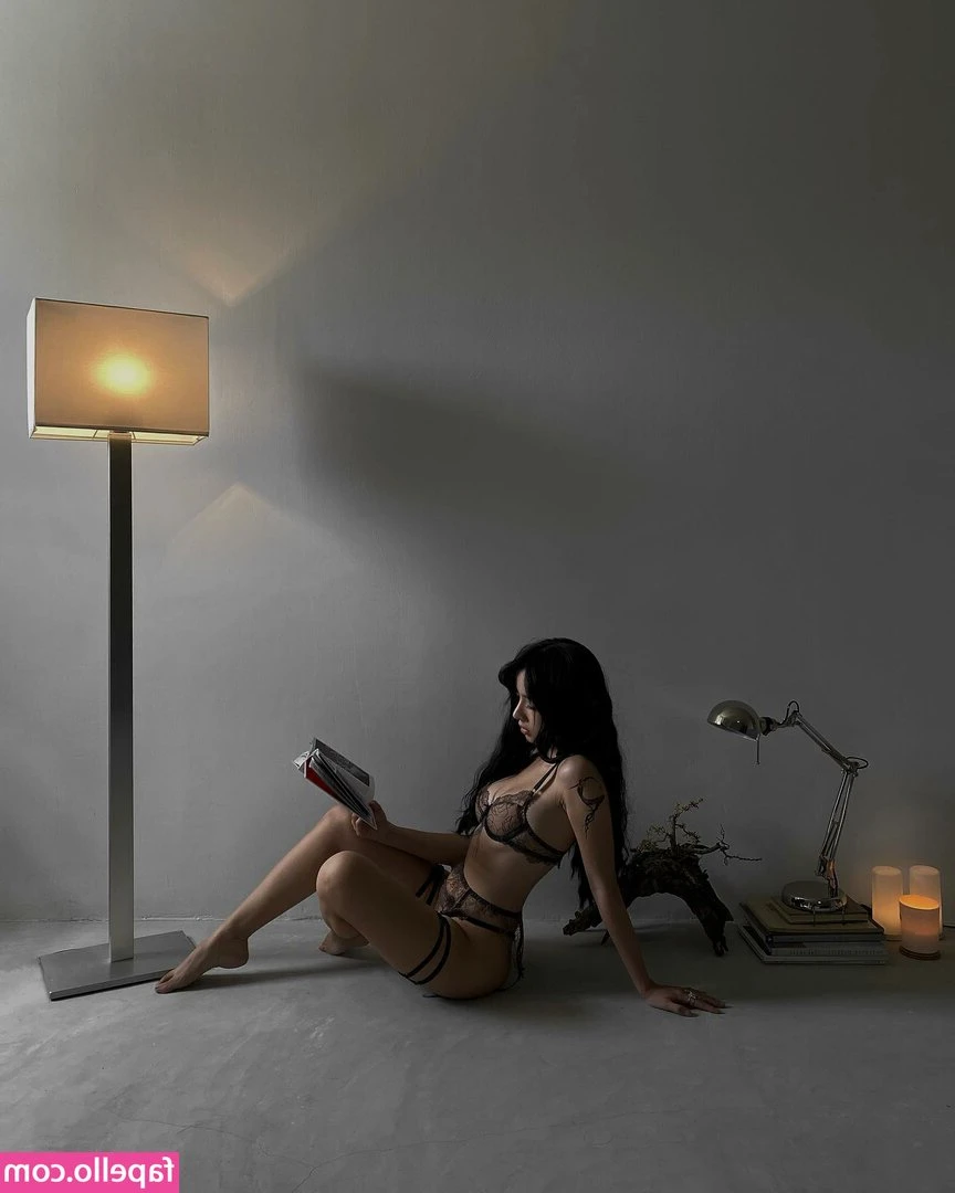 Truc Anh [ truc-anh ] - my moon sickness is getting the best of me, maybe tomorrow ill doll