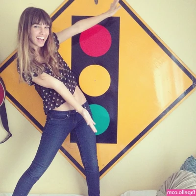 Denyse Tontz [ denyse-tontz ] - Need someone to get me hard 😜