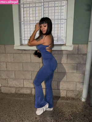 Brisa Palma [ brisa-palma ] - It could be Ass Wednesday but I guess that would do for Throwback