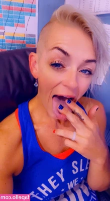 Sasha Moon1621 [ sasha-moon1621 ] - If you ain’t inlove with me baby what is you dooooin💕