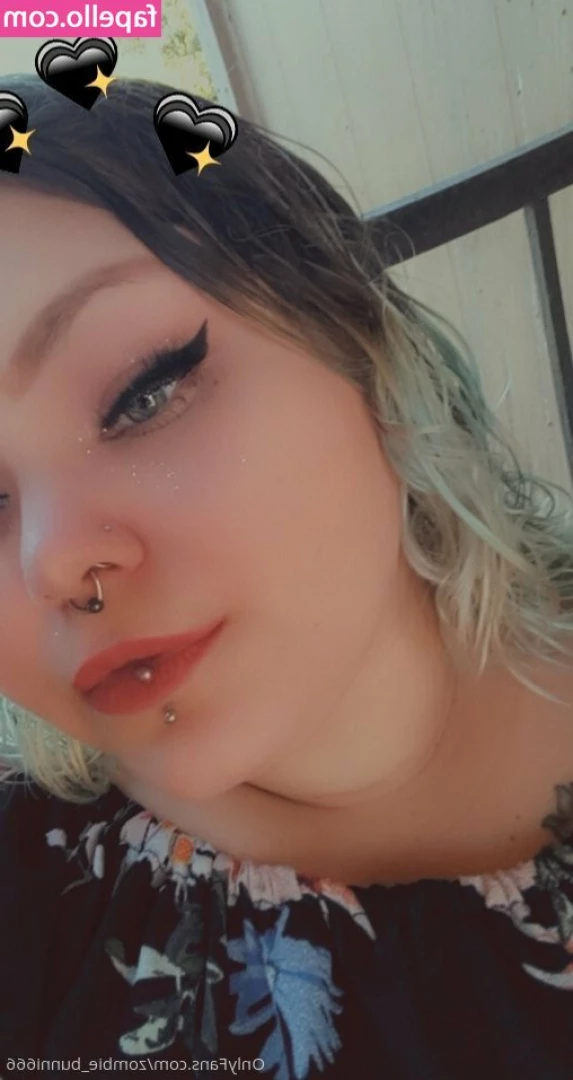 zombie_bunni666 [ zombie-bunni666 ] - Today was such a sunny beautiful day