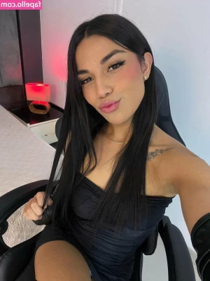 MJ Grace [ mj-grace-3 ] - I do get weird looks 😏🤨