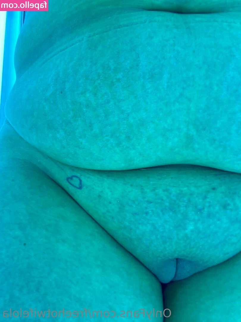 mrslolaheels - I love spending time with you in the DMs 😚